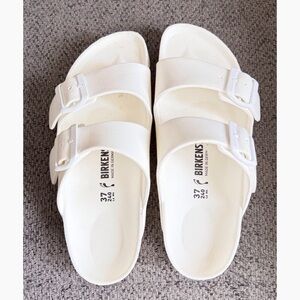Birkenstock White Sandals Size 6